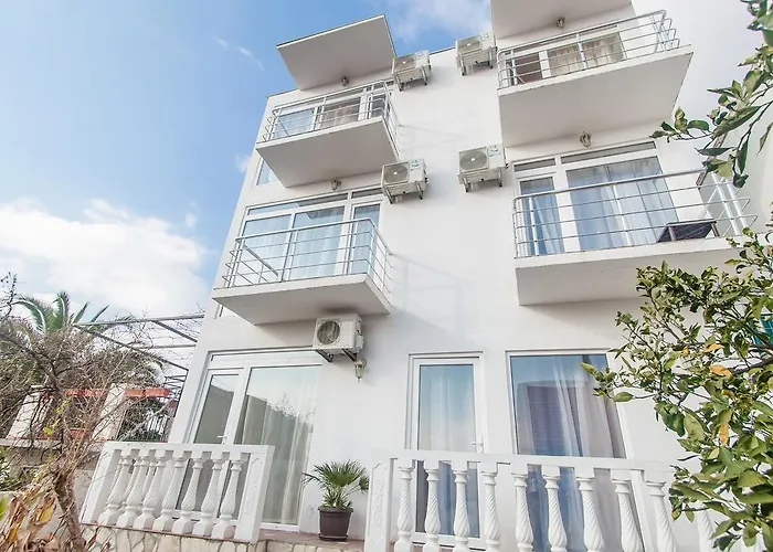 Rooms And Apartments Milana