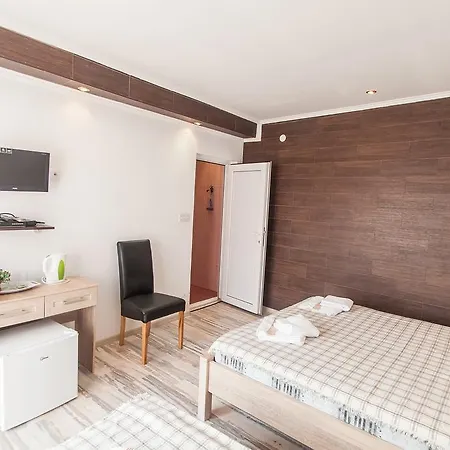 Rooms And Apartments Milana Bar Exterior photo