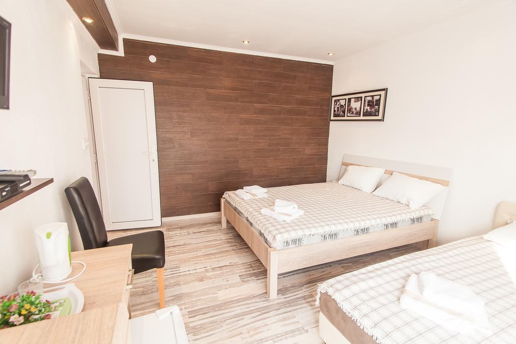 Apartment And Milana Bar