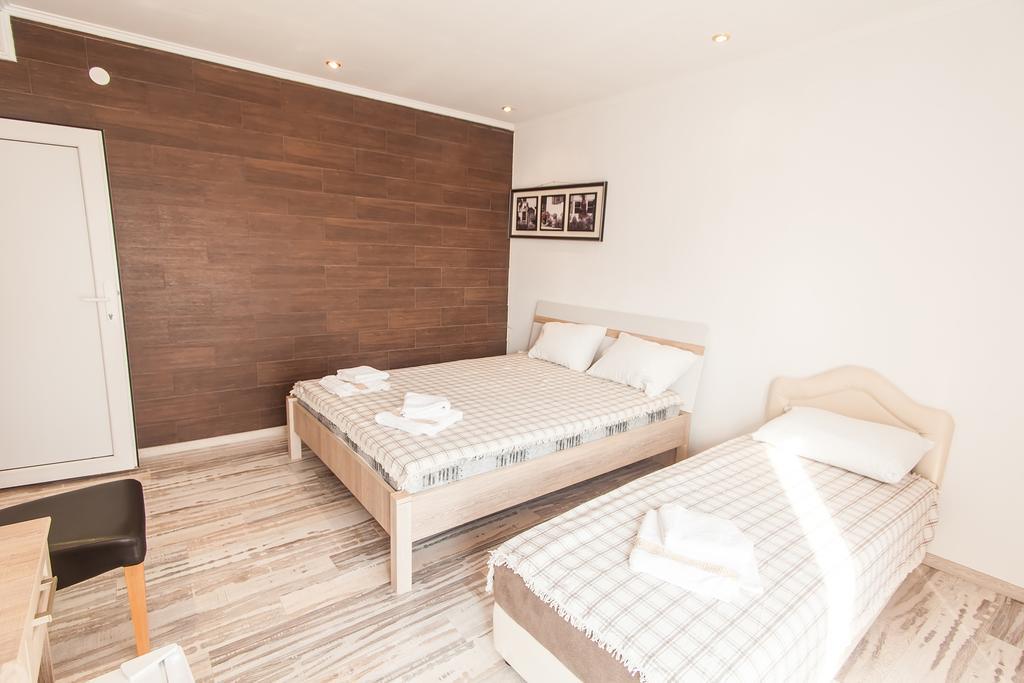 Apartment And Milana Bar