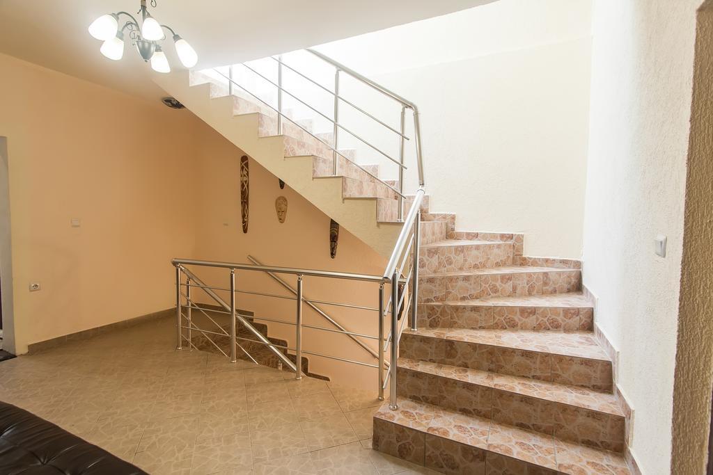 Apartment And Milana Bar
