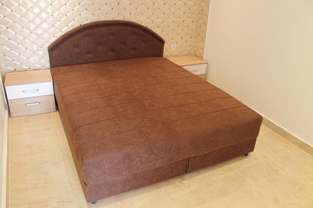 Apartment And Milana Bar