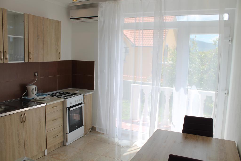 Apartment And Milana Bar