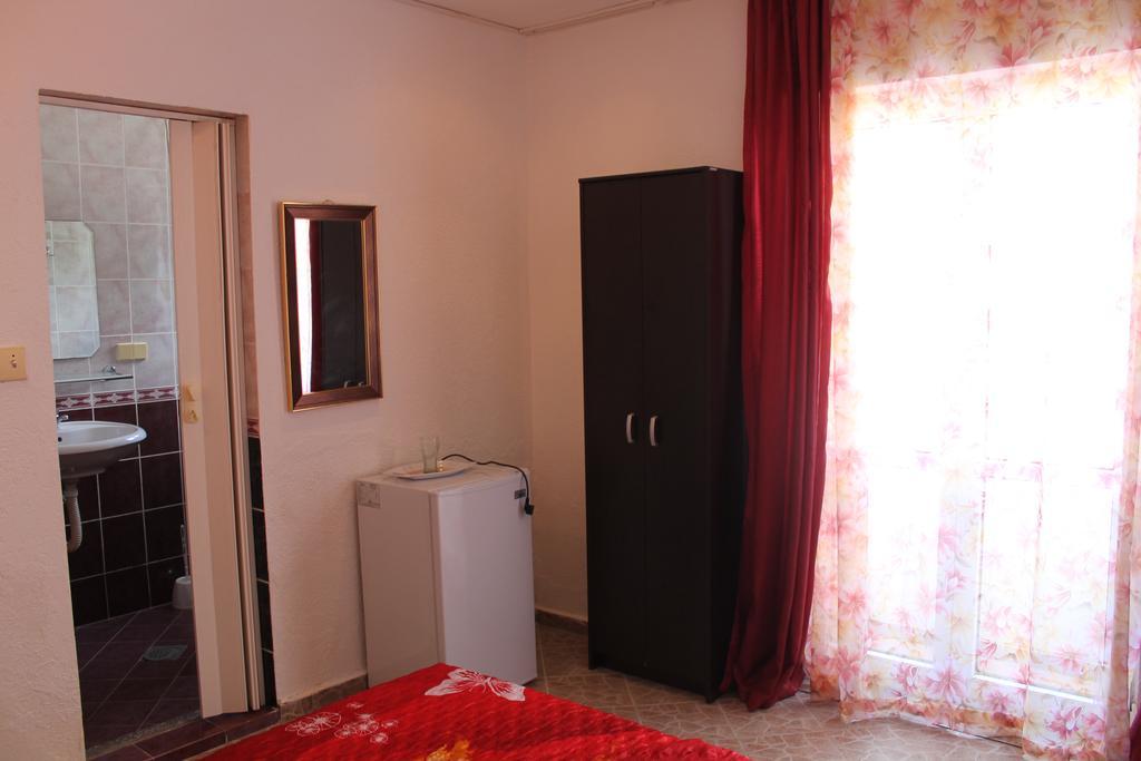 Apartment And Milana Bar